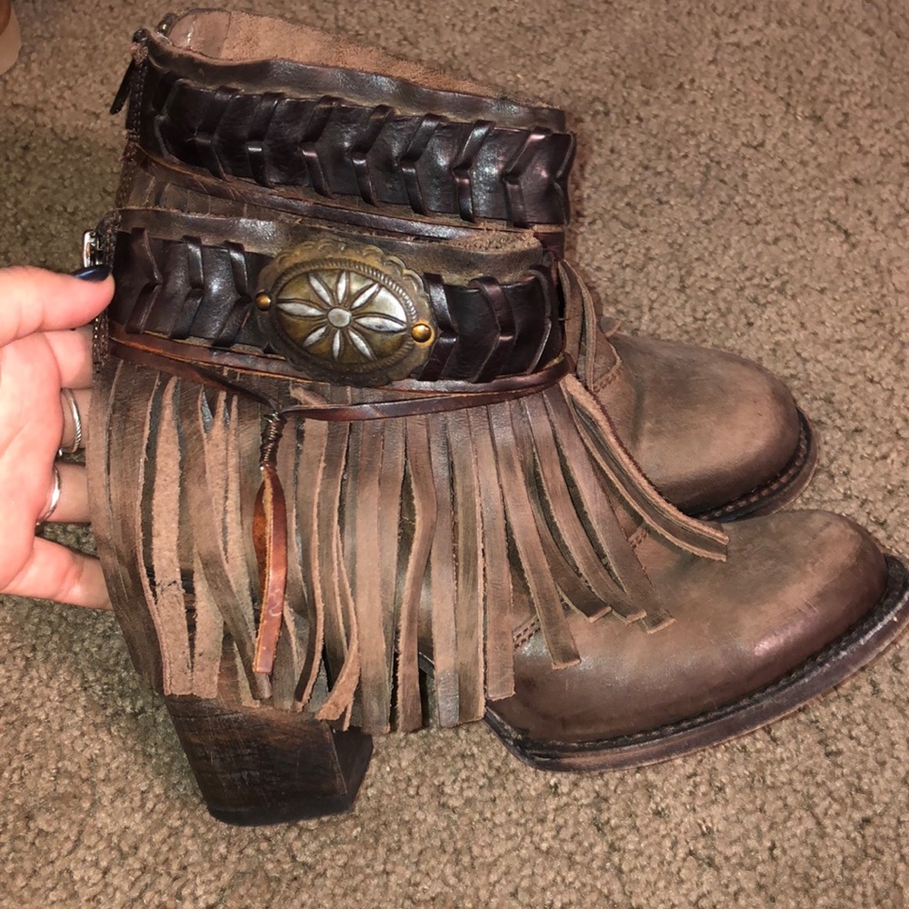 Free bird chief boots!